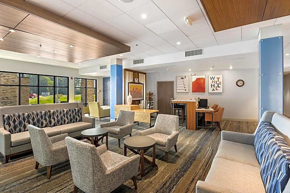 Holiday Inn Express and Suites White Hall By IHG