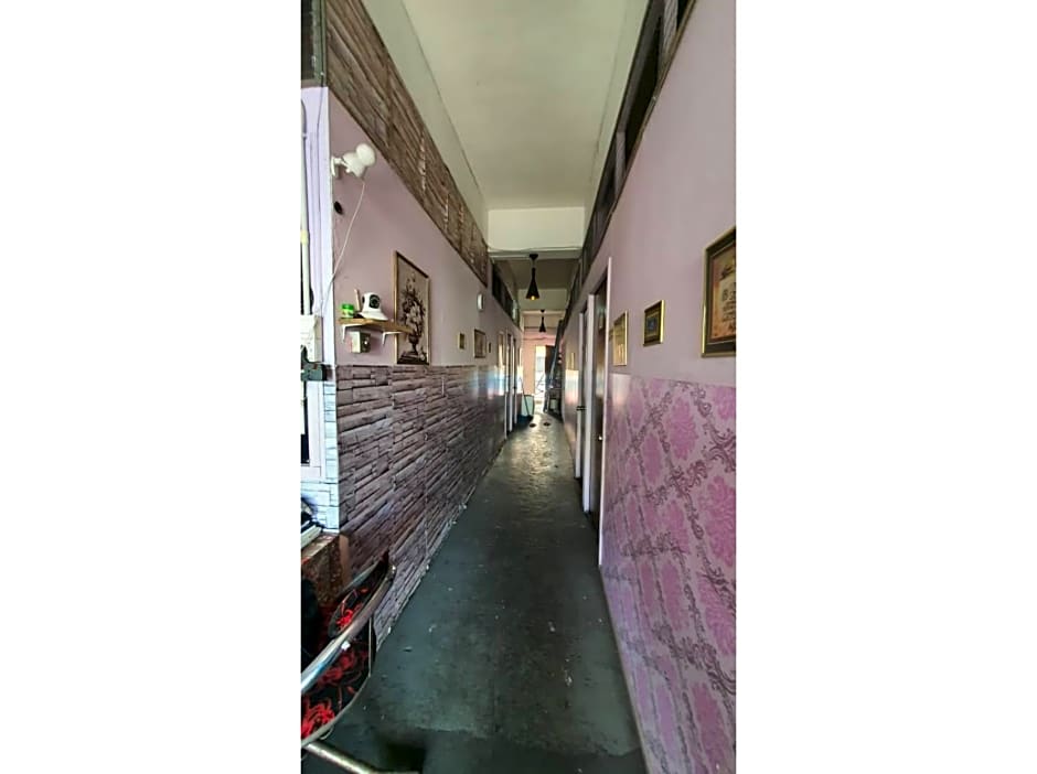 Hotel O Penginapan Almera