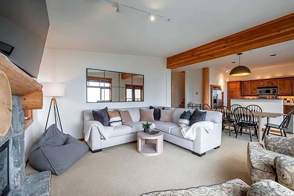 Taluswood Ridge by Outpost Whistler