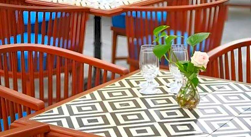 Manoir Des Arts Hotel