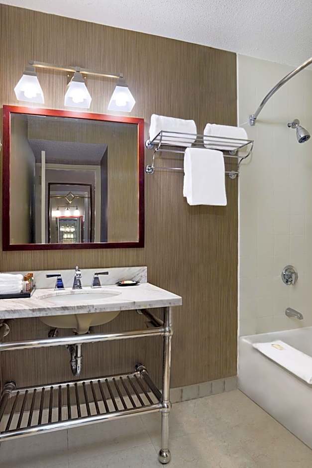 Sheraton Philadelphia University City Hotel
