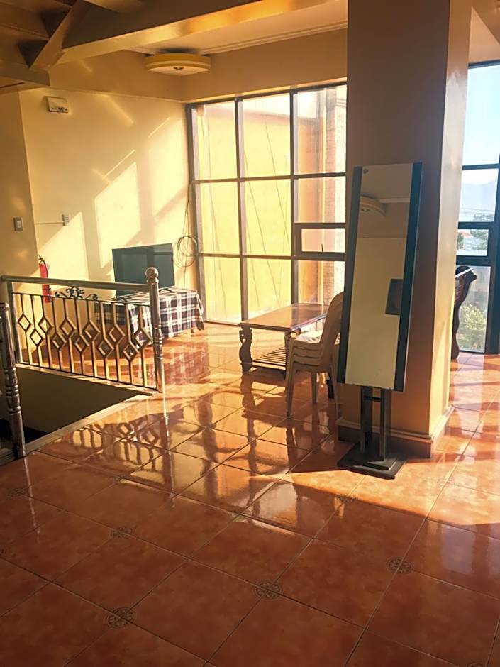 ASHBURN'S TRANSIENT BAGUIO - BASIC SLEEP and GO, LIMITED PAY PARKING, SELF SERVICE