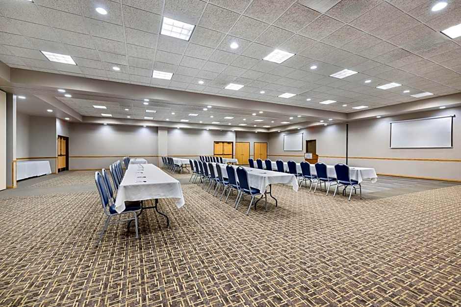 AmericInn by Wyndham Aberdeen - Event Center