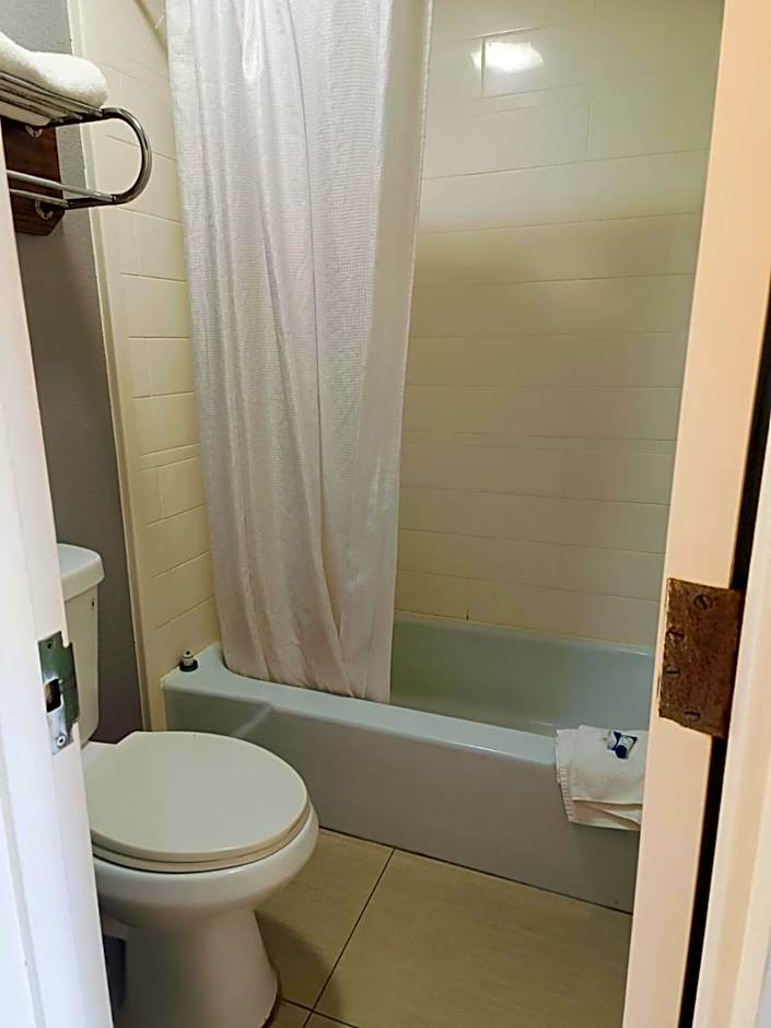 Woodfield Inn & Suites Hotel O, Yoakum TX 111