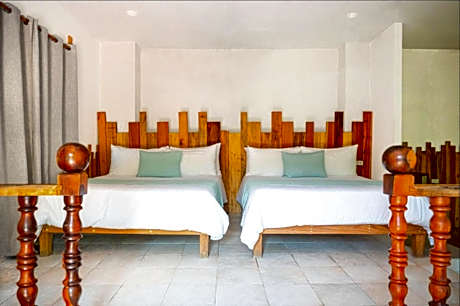 Queen Suite with Two Queen Bed