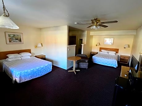 Standard Queen Room with Two Queen Beds - Non Smoking