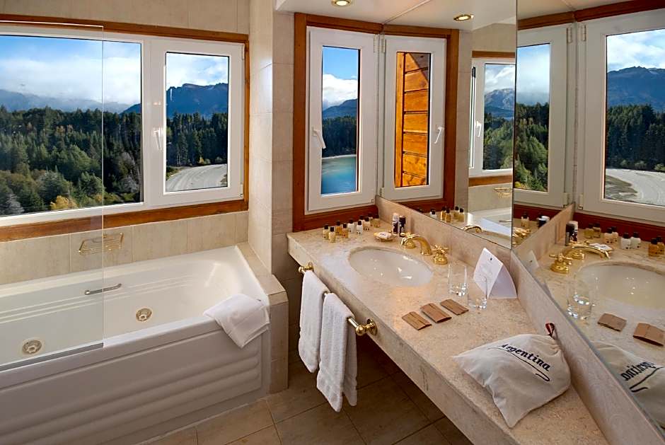Isla Victoria Lodge