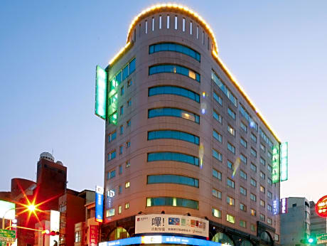 Cambridge Tainan Hotel