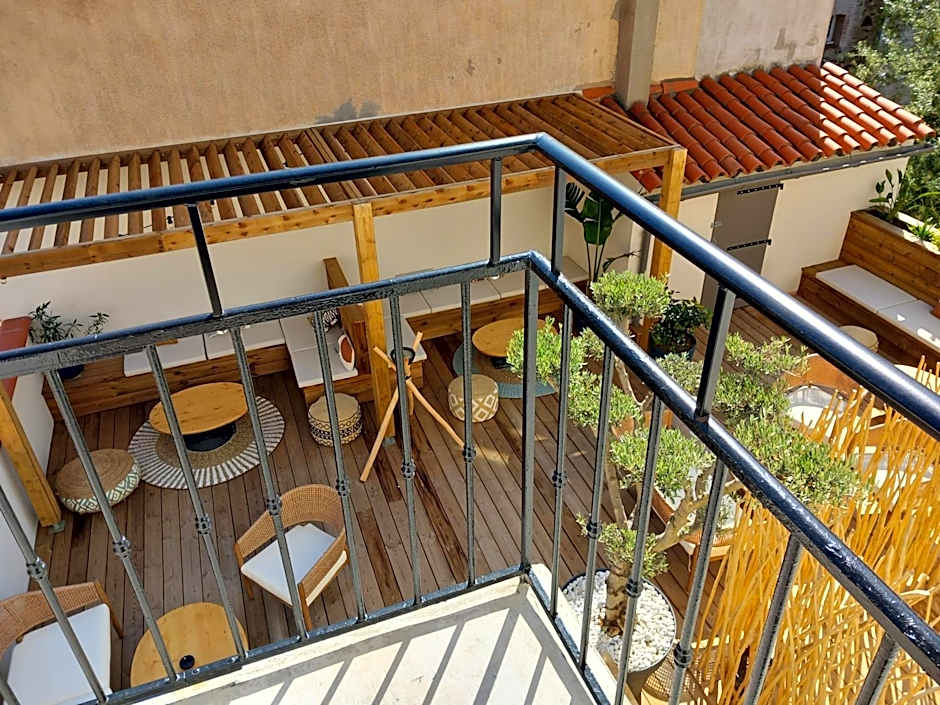 Intense Boutik-Hôtel