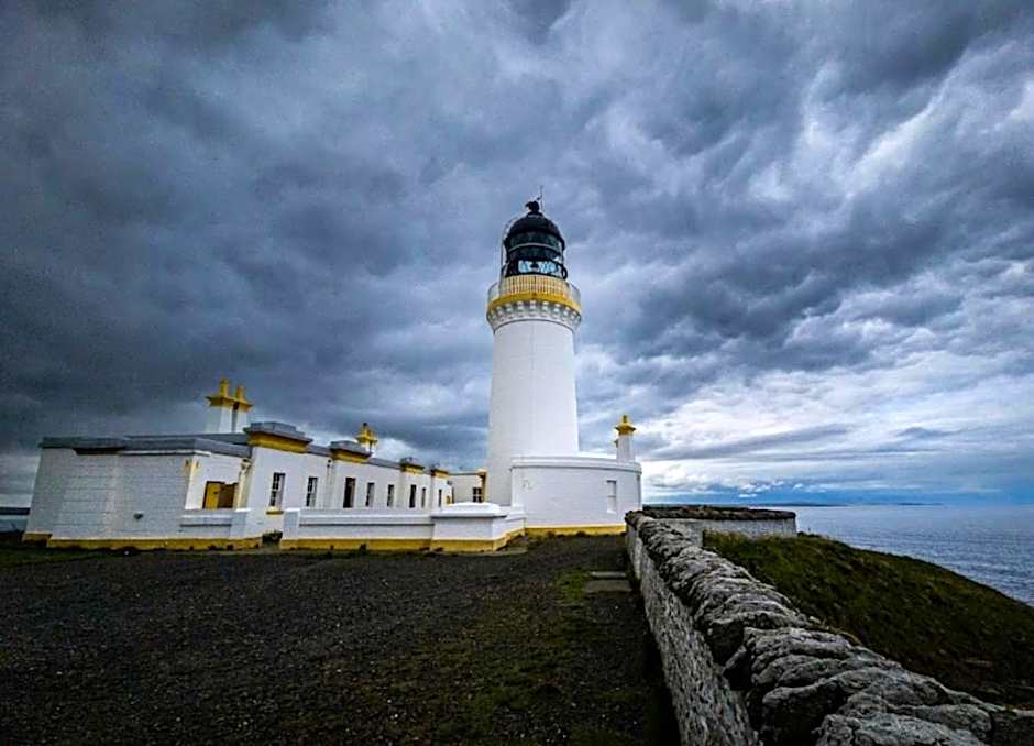 Farr North Lodge 1 On The NC500 With Stunning Sea Views!