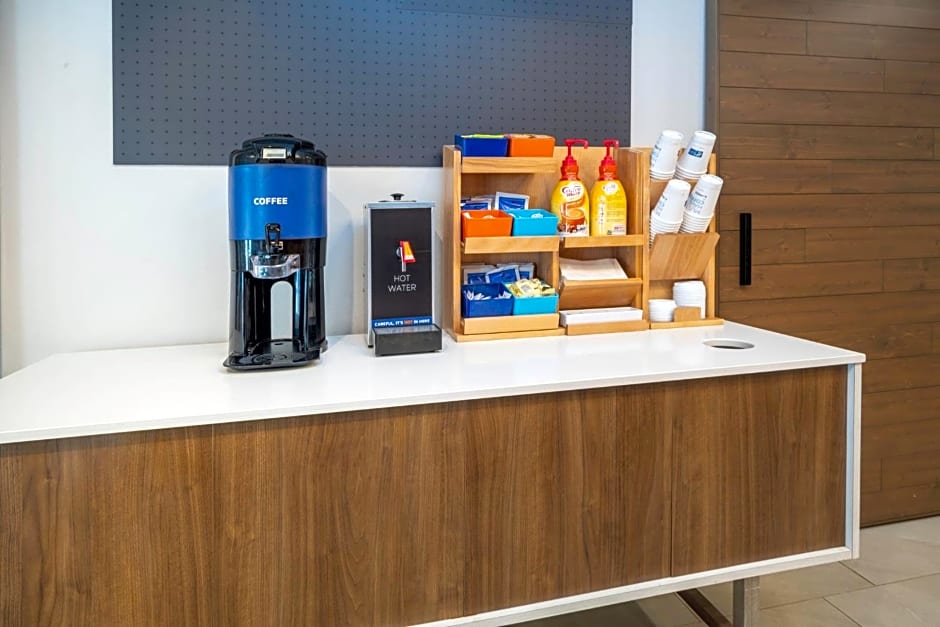 Holiday Inn Express and Suites Atlanta-Johns Creek By IHG