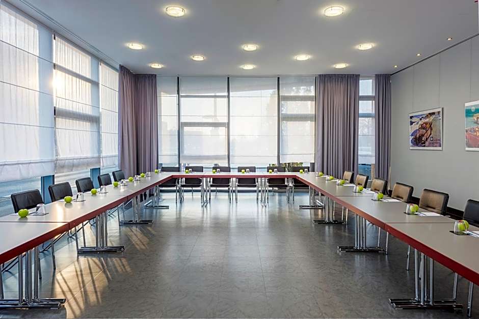 Hotel Wolfsburg Centrum Affiliated by Melia