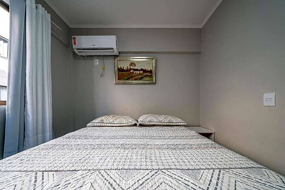 A02 - Estrela do Mar 403 A - Centro de Bombinhas - 30m do mar - Ótima localização