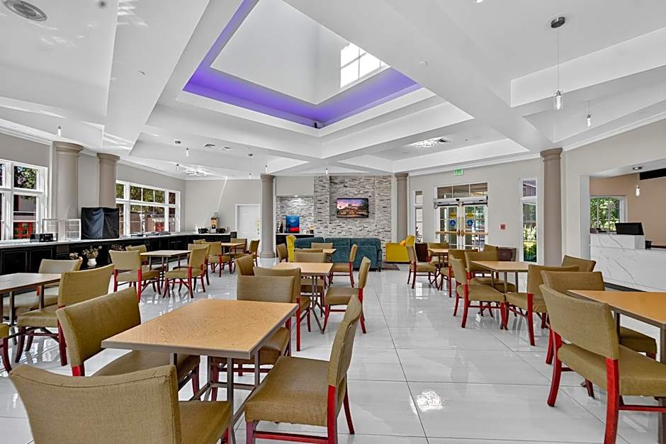 La Quinta Inn & Suites by Wyndham Tampa Brandon Regency Park