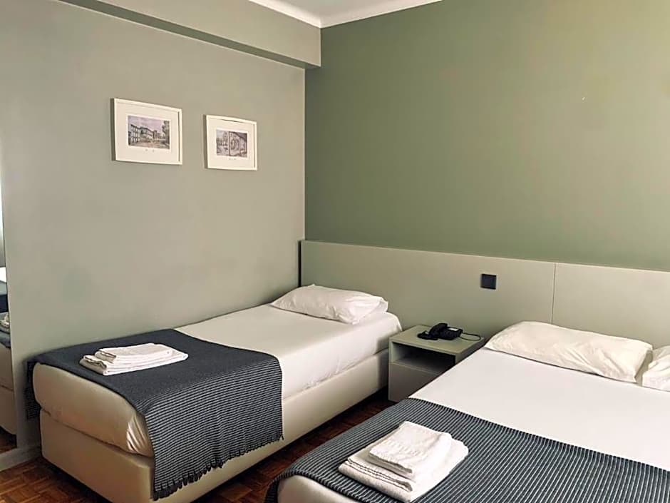 Foto 1 de 6 de 1 Queen Bed and 1 Twin Bed
