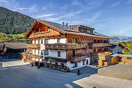 Hotel Alpenstolz