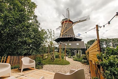 Apartment with Garden View
