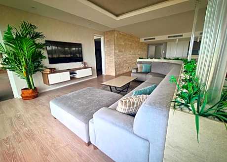 Three-Bedroom - Sub Penthouse