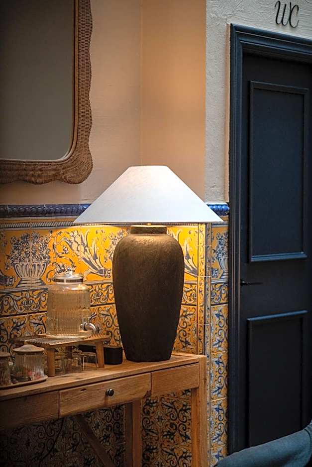 The Honest Hotel & Apartments