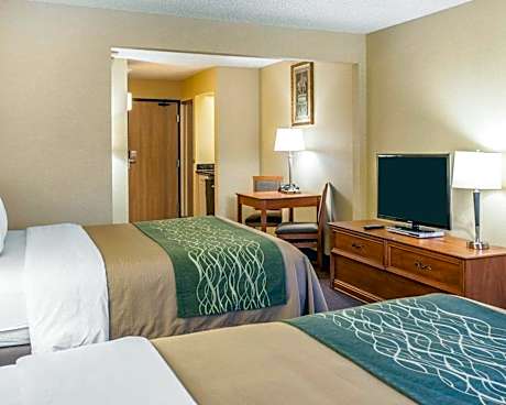 Queen Suite with Two Queen Beds - Non-Smoking