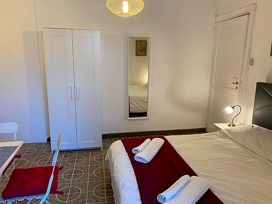 Rooms in San Domenico Maggiore 3