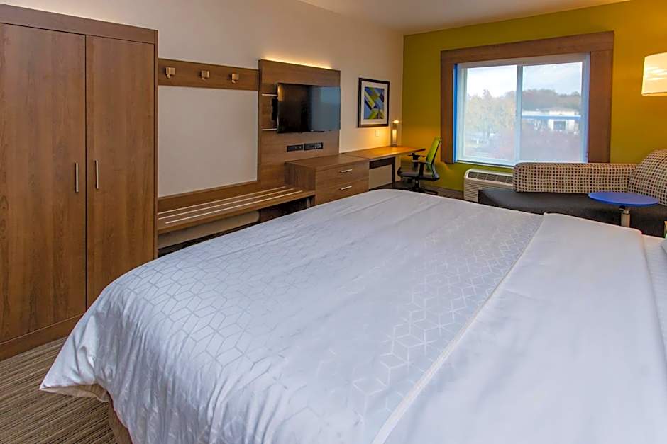 Holiday Inn Express Hotel & Suites Roseville - Galleria Area By IHG