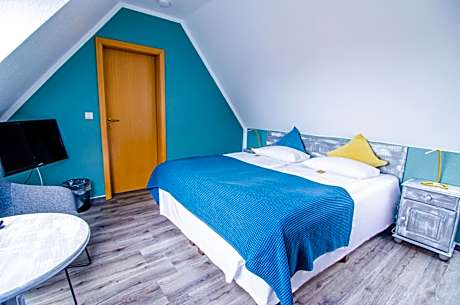 Double Room Economy