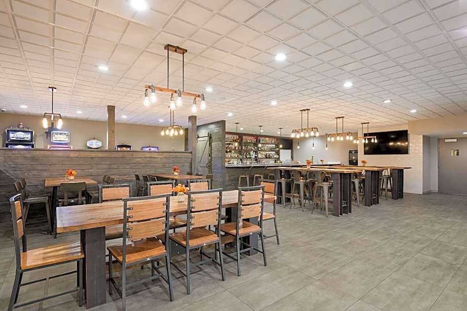 Clarion Hotel And Conference Center - Joliet