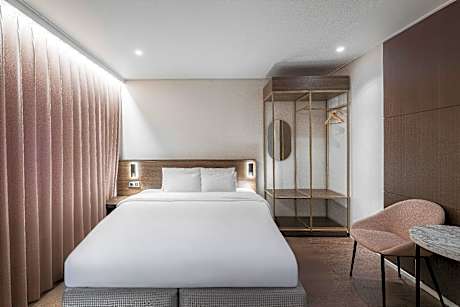 Penthouse Plunge Pool Villa King