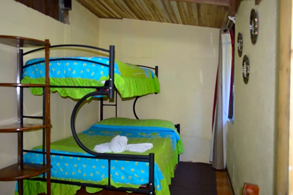 Cabinas El Pueblo - Hostel