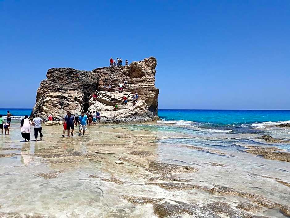 شاليهات بورتو مطروح فيو بحر Porto Matrouh Sea View Families Only