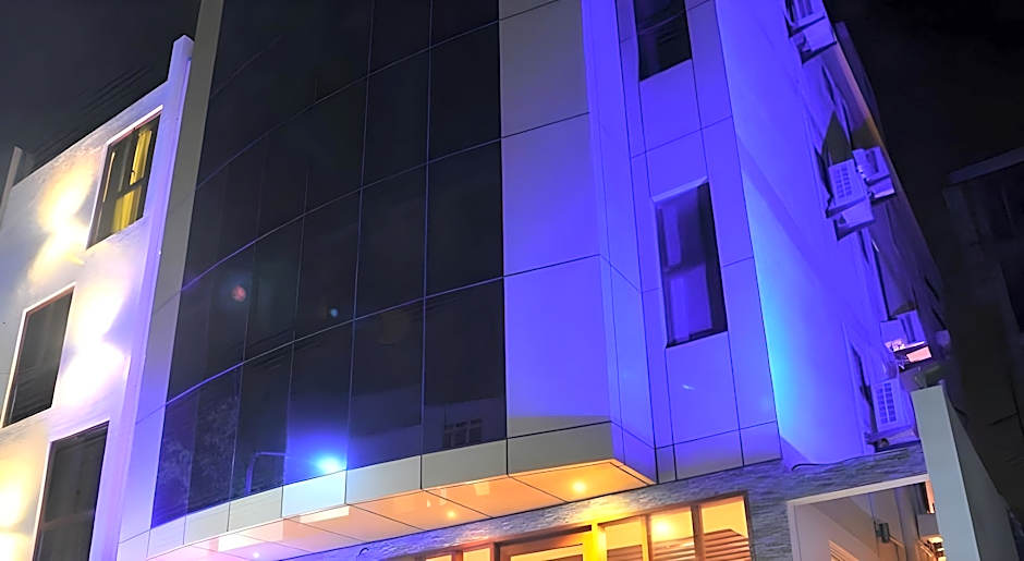 Turquoise Residence by UI