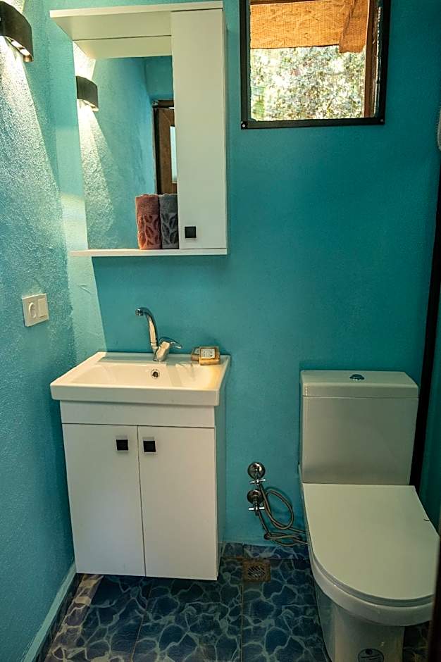 Goat Bungalow and Camping