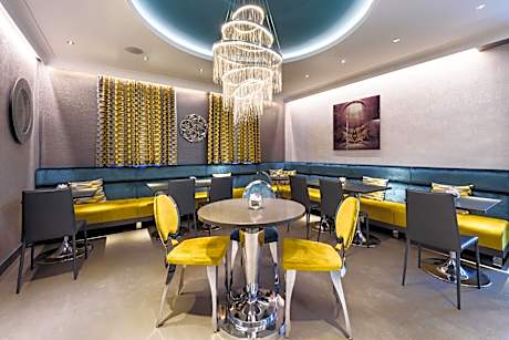 RQ Boutique & Unique Hotel