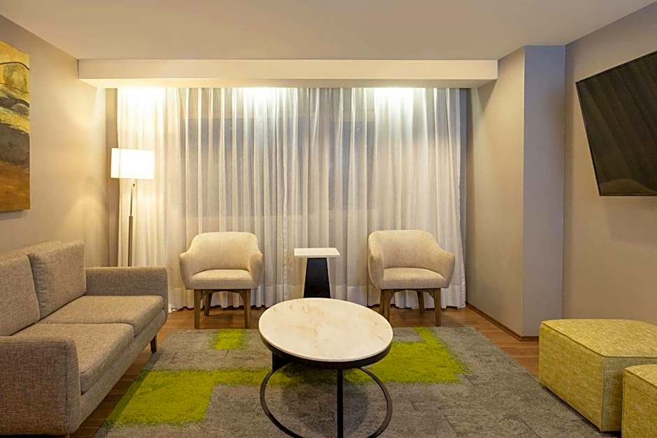 Courtyard by Marriott Mexico City Revolucion