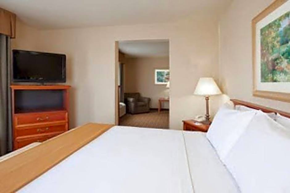 Holiday Inn Express & Suites Columbus SE - Groveport By IHG