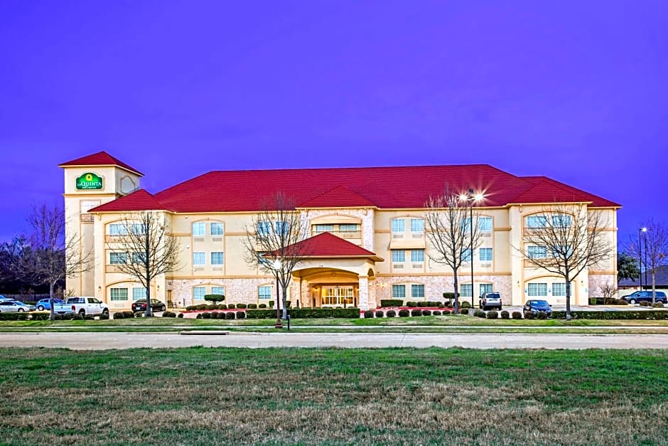 La Quinta Inn & Suites by Wyndham Ennis