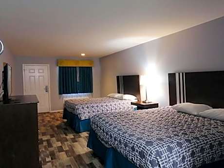 Riata Inn - Crystal City