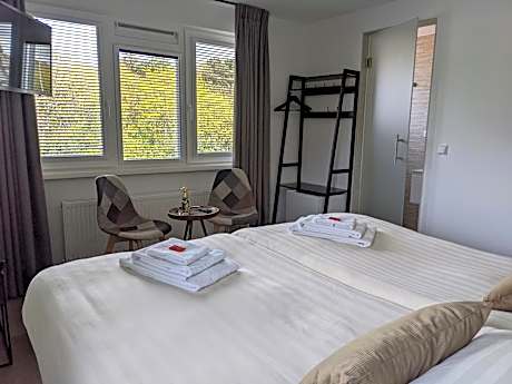 Deluxe Double Room with Shower