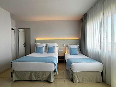 Double Room with Balcony and Extra Bed