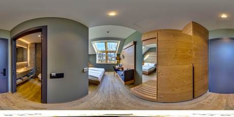 Deluxe Double Room with River View