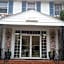 The Virginia Lodge