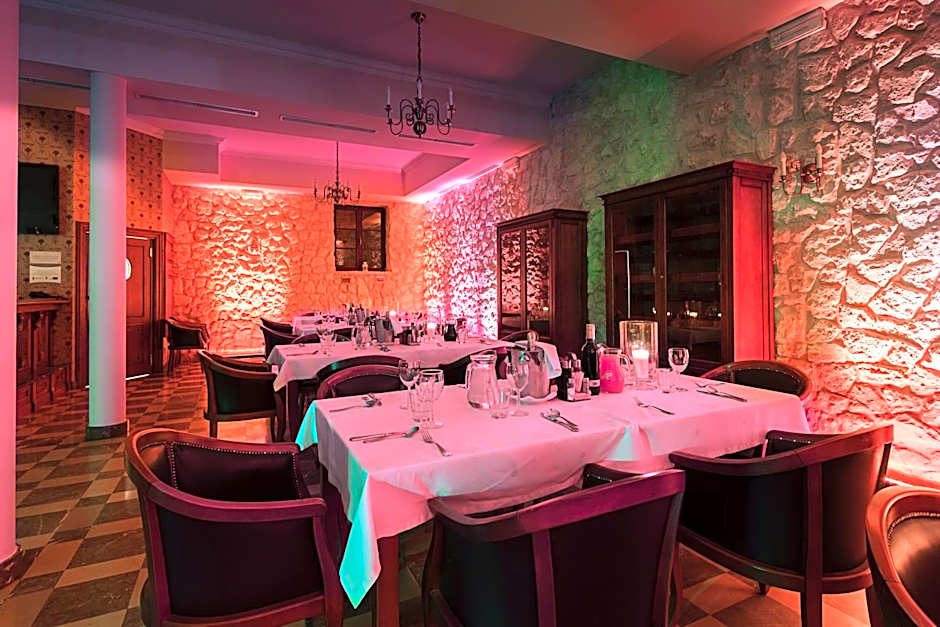 Hotel Sarmata Zespół Dworski