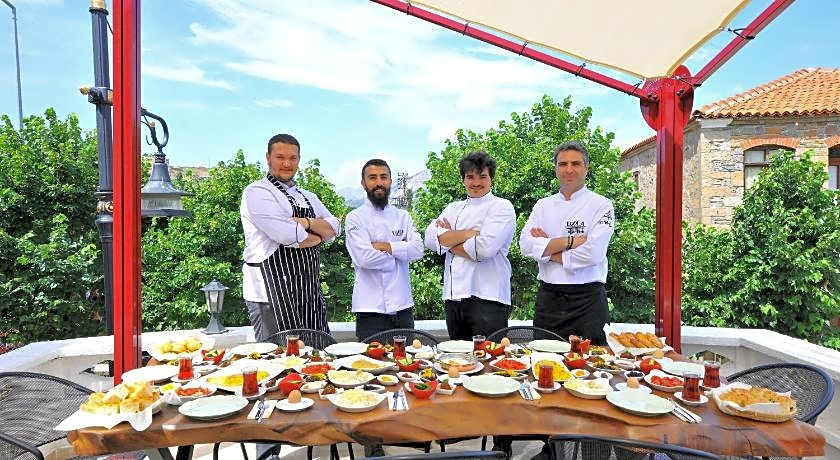 Petrino Gokceada Hotel Kitchen