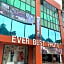 SPOT ON 89900 Jesselton Capsule Inn