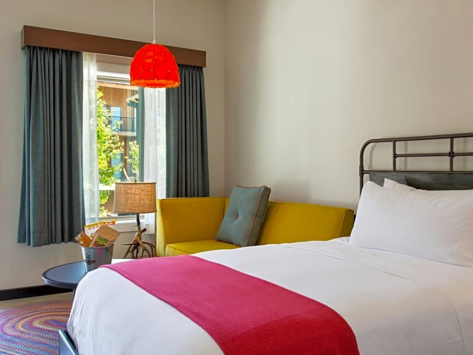 Lone Star Court, by Valencia Hotel Group