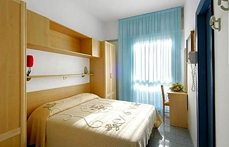 Double or Twin Room with Sea View