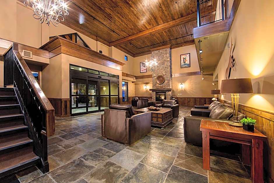 Glacier Mountaineer Lodge