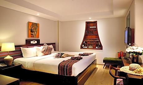 Superior Double Room (No Window) + Afternoon Tea On Rooftop