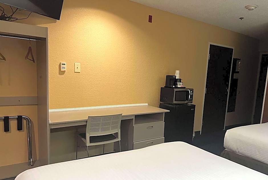 Microtel Inn & Suites By Wyndham Houston